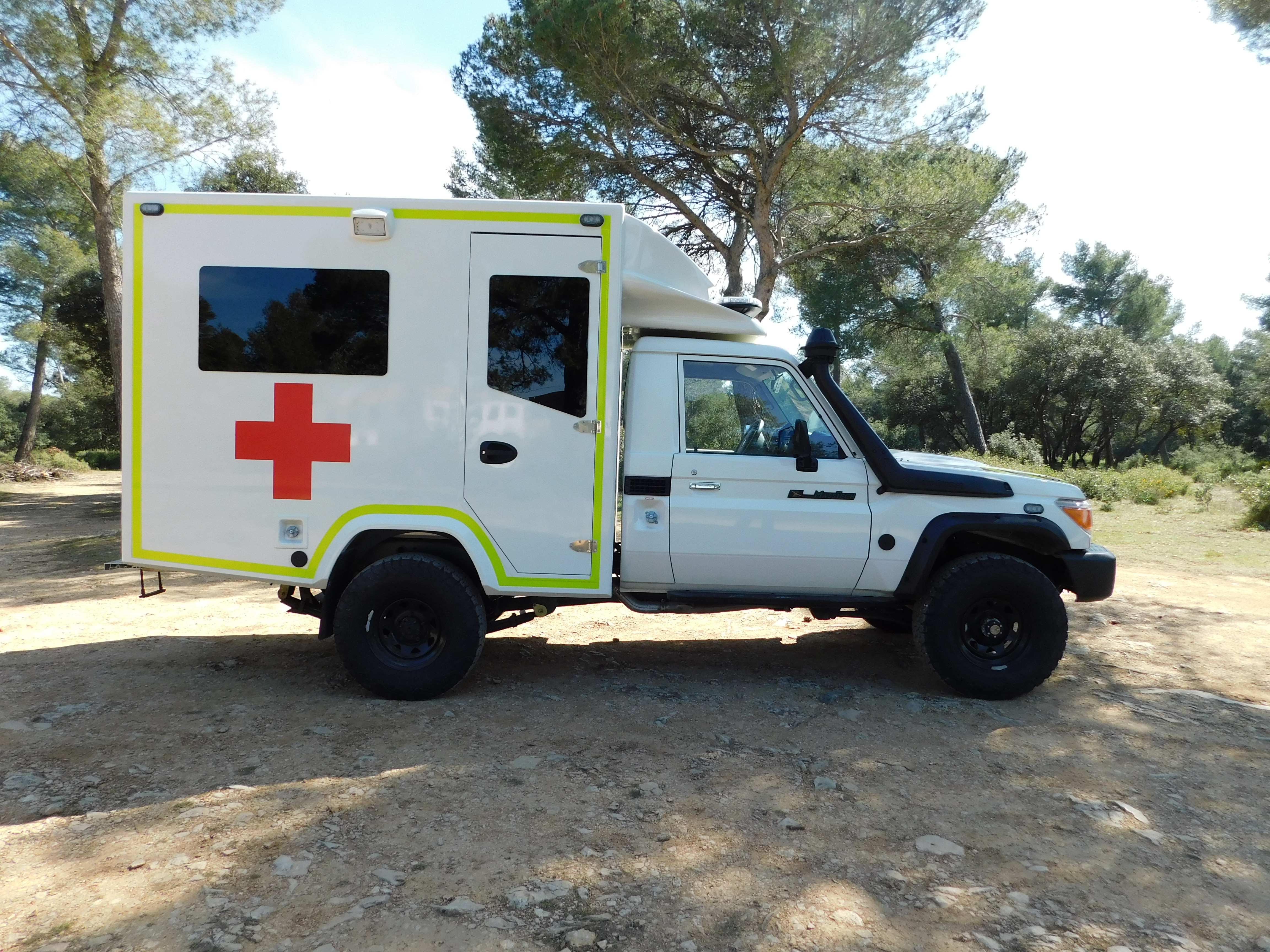 Ambulance Premium Toyota Série 70 — image n°1