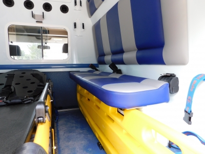 Ambulance Optimum Toyota Série 70 — image n°3
