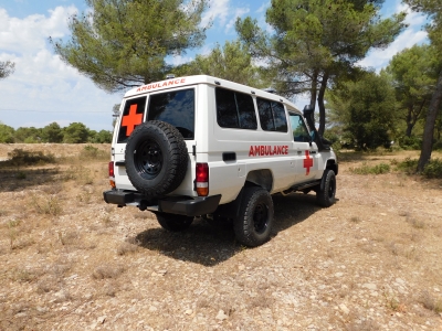 Standard Ambulance Toyota 70 Series  — image n°1